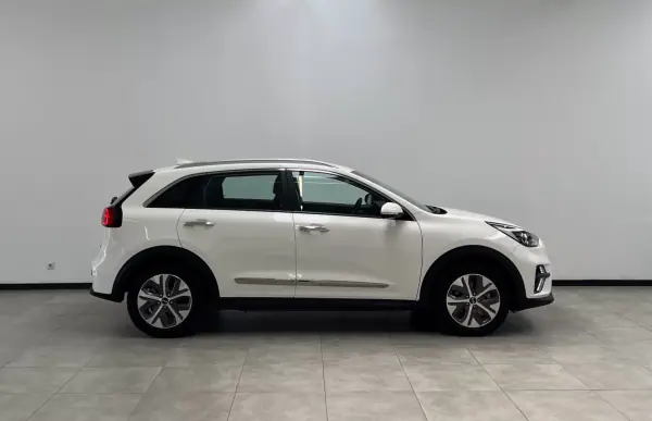 Kia e-Niro 2021 - 21900 EUR, 58000 km - AUTO.MOTO.pt - 58000km - foto 8 de 21