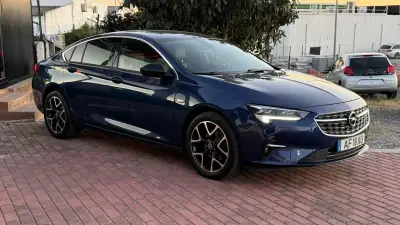 Opel Insignia Grand Sport 2021 - 14990 EUR, 169000 km - AUTO.MOTO.pt - 169000km - foto 22 de 38