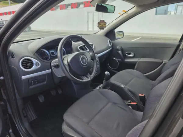 Renault Clio 2008 - 6490 EUR, 190000 km - AUTO.MOTO.pt - 190000km - foto 3 de 15