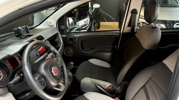 Fiat Panda 2022 - 8470 EUR, 77000 km - AUTO.MOTO.pt - 77000km - foto 13 de 33