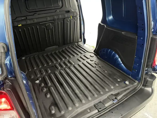 Citroën BERLINGO VAN XL 1.5 BLUE HDI 3 LUGARES 2020 - 11500 EUR, 173967 km - AUTO.MOTO.pt - 173967km - foto 7 de 14