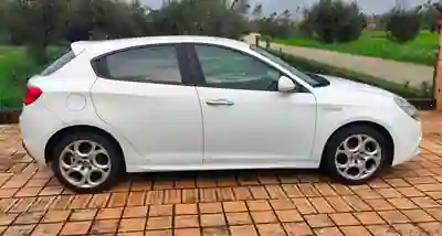 Alfa Romeo Giulietta 2019 - 14900 EUR, 163000 km - AUTO.MOTO.pt - 163000km - foto 6 de 15