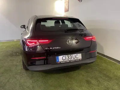 Mercedes-Benz CLA 250 2022 - 26500 EUR, 96000 km - AUTO.MOTO.pt - 96000km - foto 8 de 33