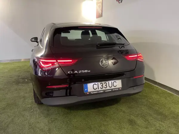 Mercedes-Benz CLA 250 2022 - 26500 EUR, 96000 km - AUTO.MOTO.pt - 96000km - foto 8 de 33