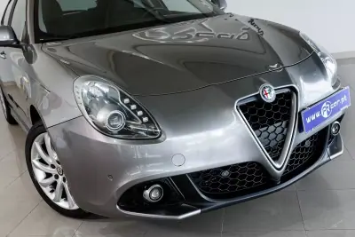 Alfa Romeo Giulietta 2018 - 15900 EUR, 159286 km - AUTO.MOTO.pt - 159286km - foto 20 de 26