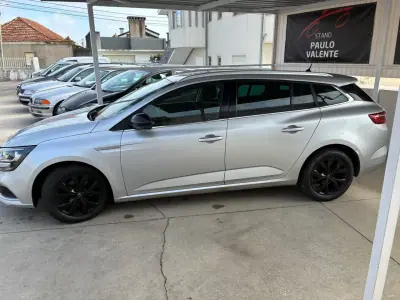 Renault Mégane Sport Tourer 2019 - 9900 EUR, 193000 km - AUTO.MOTO.pt - 193000km - foto 3 de 19