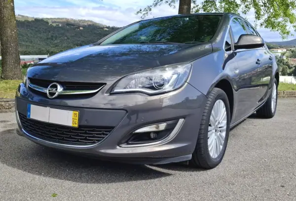 Opel Astra 2015 - 11500 EUR, 115000 km - AUTO.MOTO.pt - 115000km - foto 2 de 12