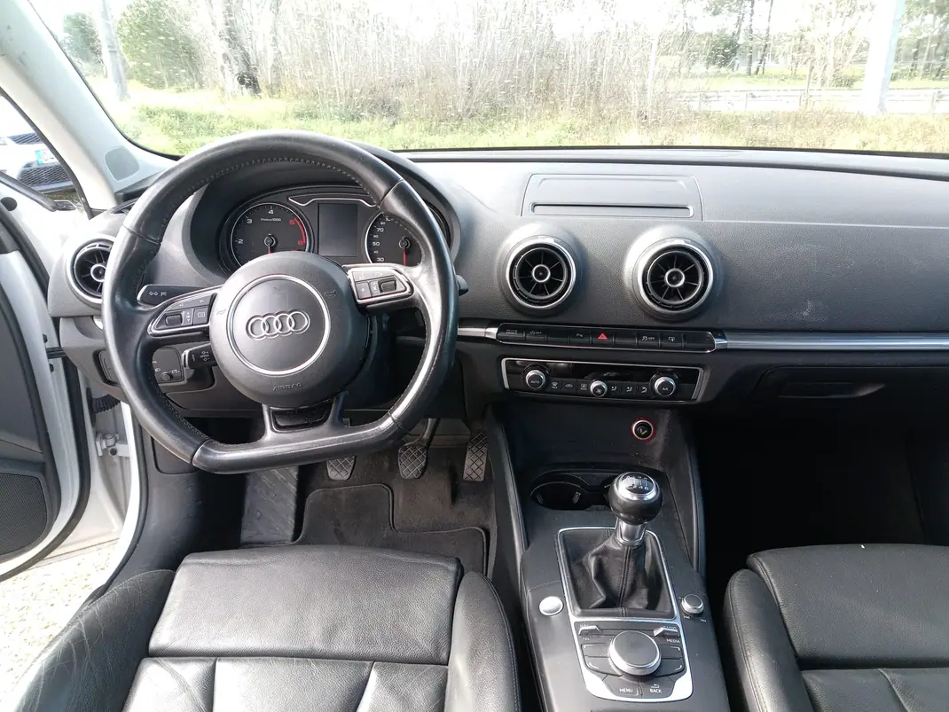 Audi A3 Sportback 2014 - 9900 EUR, 209000 km - AUTO.MOTO.pt - 209000km - foto 5 de 11