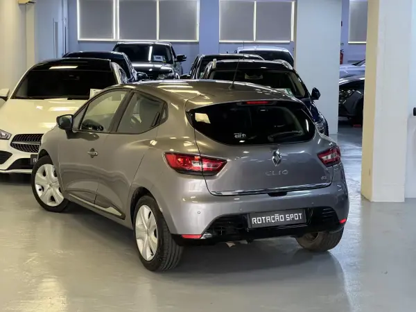 Renault Clio 2013 - 7990 EUR, 160000 km - 160000km - foto 3 de 38