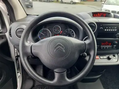 Citroën e-Berlingo 2019 - 9490 EUR, 24500 km - AUTO.MOTO.pt - 24500km - foto 15 de 17