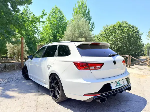 SEAT Leon ST 2016 - 16000 EUR, 188000 km - AUTO.MOTO.pt - 188000km - foto 9 de 26