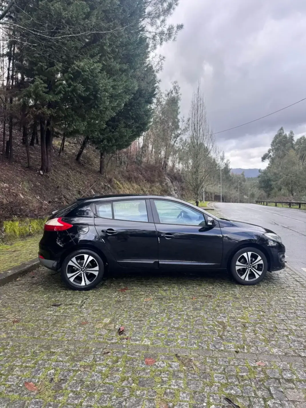 Renault Mégane 2014 - 9500 EUR, 146170 km - AUTO.MOTO.pt - 146170km - foto 16 de 19