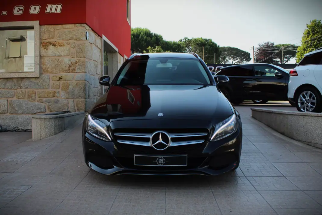 Mercedes-Benz C 200 2015 - 14990 EUR, 229000 km - AUTO.MOTO.pt - 229000km - foto 2 de 48