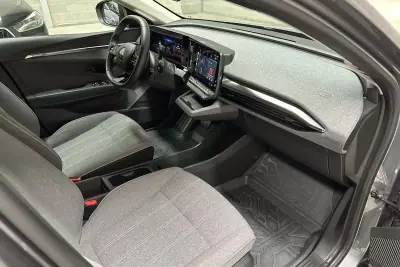 Renault Mégane E-Tech 2022 - 22450 EUR, 57733 km - AUTO.MOTO.pt - 57733km - foto 10 de 40