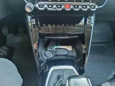 Peugeot 2008 2021 - 18990 EUR, 186919 km - AUTO.MOTO.pt - 186919km - foto 18 de 37