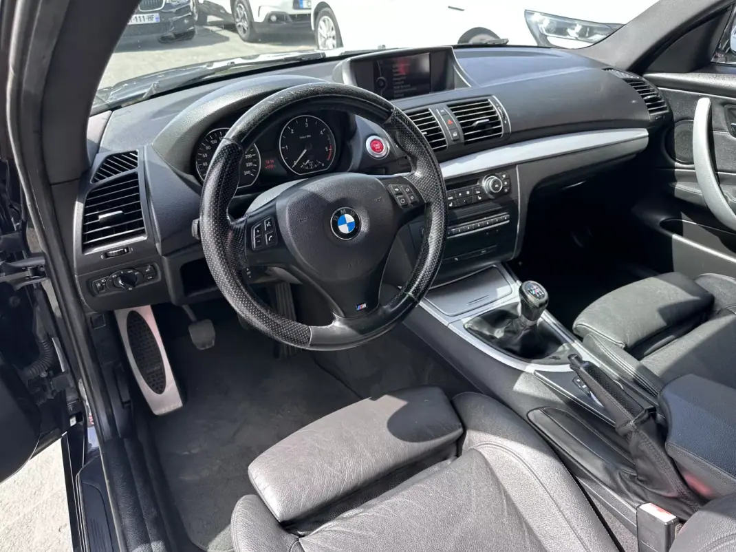 BMW 120 2010 - 9900 EUR, 240000 km - AUTO.MOTO.pt - 240000km - foto 19 de 45