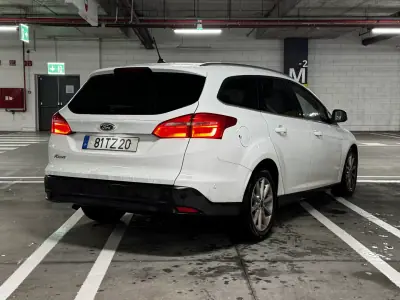 Ford Focus 2017 - 8500 EUR, 280100 km - AUTO.MOTO.pt - 280100km - foto 4 de 10