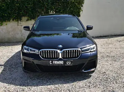 BMW 530e 2022 - 44900 EUR, 52332 km - AUTO.MOTO.pt - 52332km - foto 3 de 46