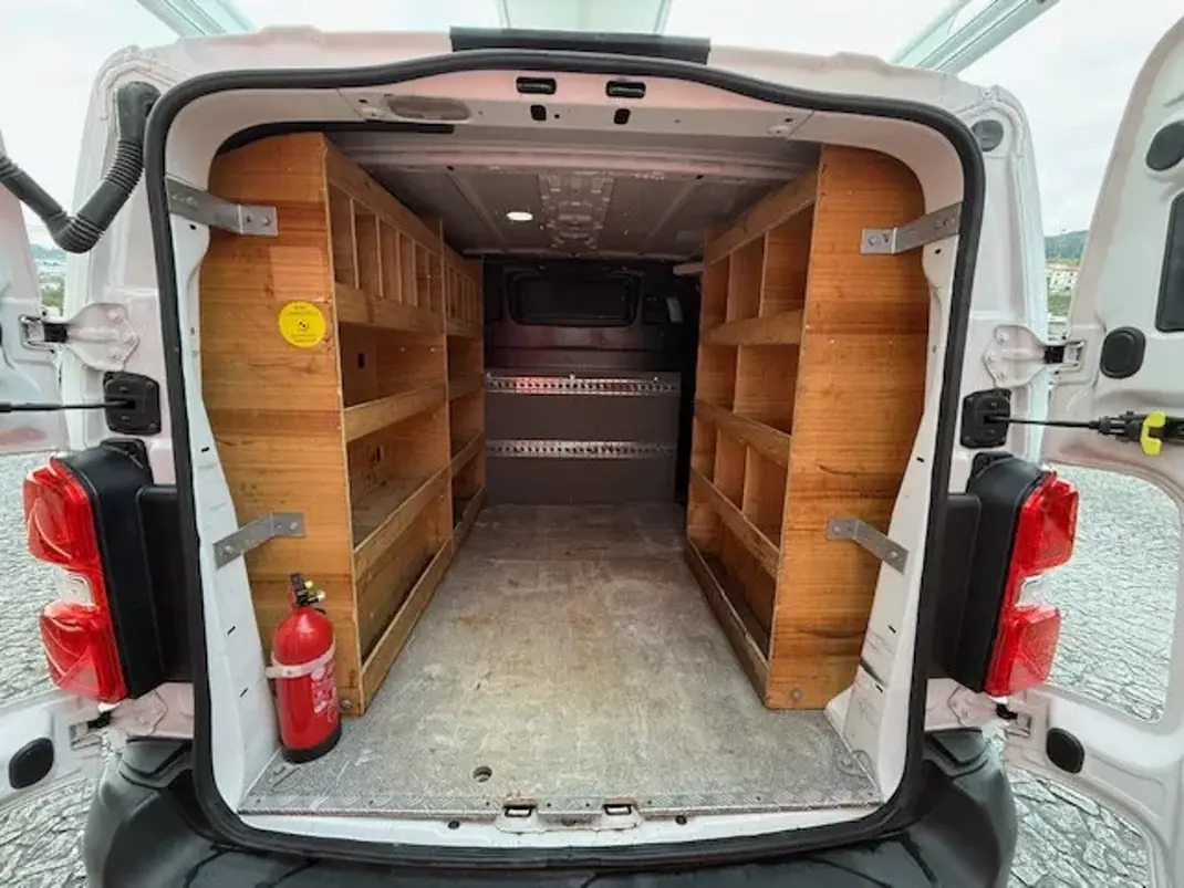 Citroën Jumpy 2020 - 12900 EUR, 160000 km - AUTO.MOTO.pt - 160000km - foto 14 de 18