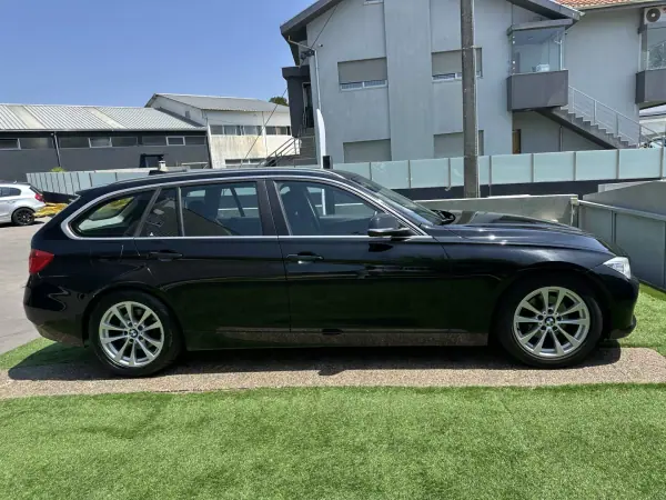 BMW 320 2014 - 11900 EUR, 240000 km - AUTO.MOTO.pt - 240000km - foto 23 de 64