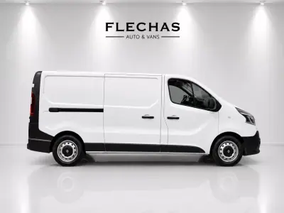 Renault Trafic 2021 - 18500 EUR, 32000 km - AUTO.MOTO.pt - 32000km - foto 3 de 12