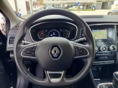 Renault Mégane 2020 - 15900 EUR, 82200 km - AUTO.MOTO.pt - 82200km - foto 16 de 18