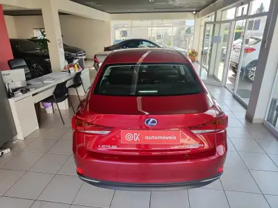 Lexus IS 300H 2017 - 25900 EUR, 68000 km - AUTO.MOTO.pt - 68000km - foto 10 de 38