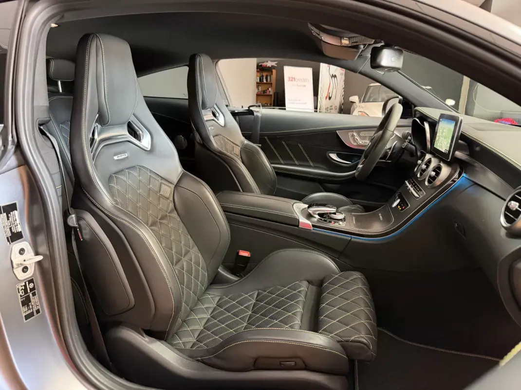 Mercedes-Benz C 63 AMG 2018 - 79990 EUR, 35000 km - AUTO.MOTO.pt - 35000km - foto 10 de 18