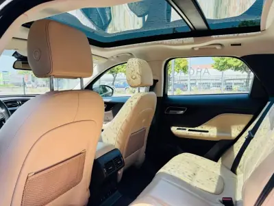 Jaguar F-Pace 2017 - 24999 EUR, 78000 km - AUTO.MOTO.pt - 78000km - foto 7 de 32