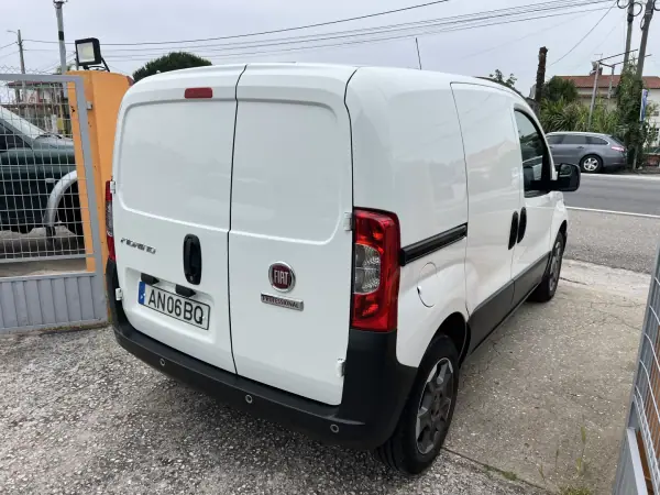 Fiat Fiorino 2021 - 8990 EUR, 145431 km - AUTO.MOTO.pt - 145431km - foto 10 de 15