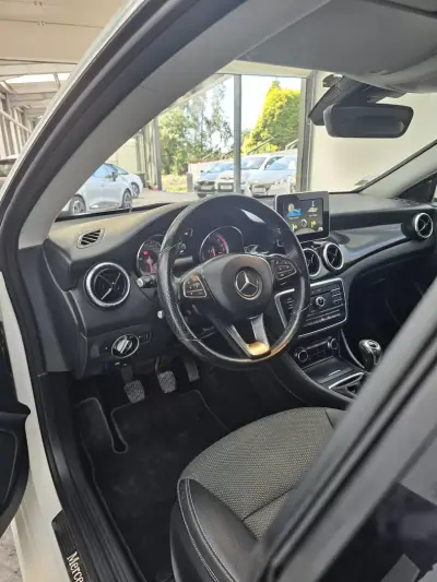Mercedes-Benz CLA 180 2015 - 14000 EUR, 205367 km - 205367km - foto 40 de 51