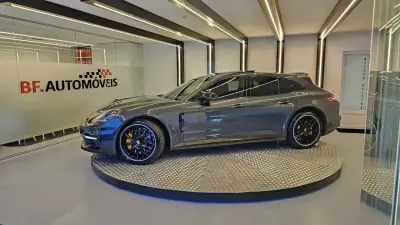 Porsche Panamera Sport Turismo 2018 - 71900 EUR, 135500 km - AUTO.MOTO.pt - 135500km - foto 11 de 49
