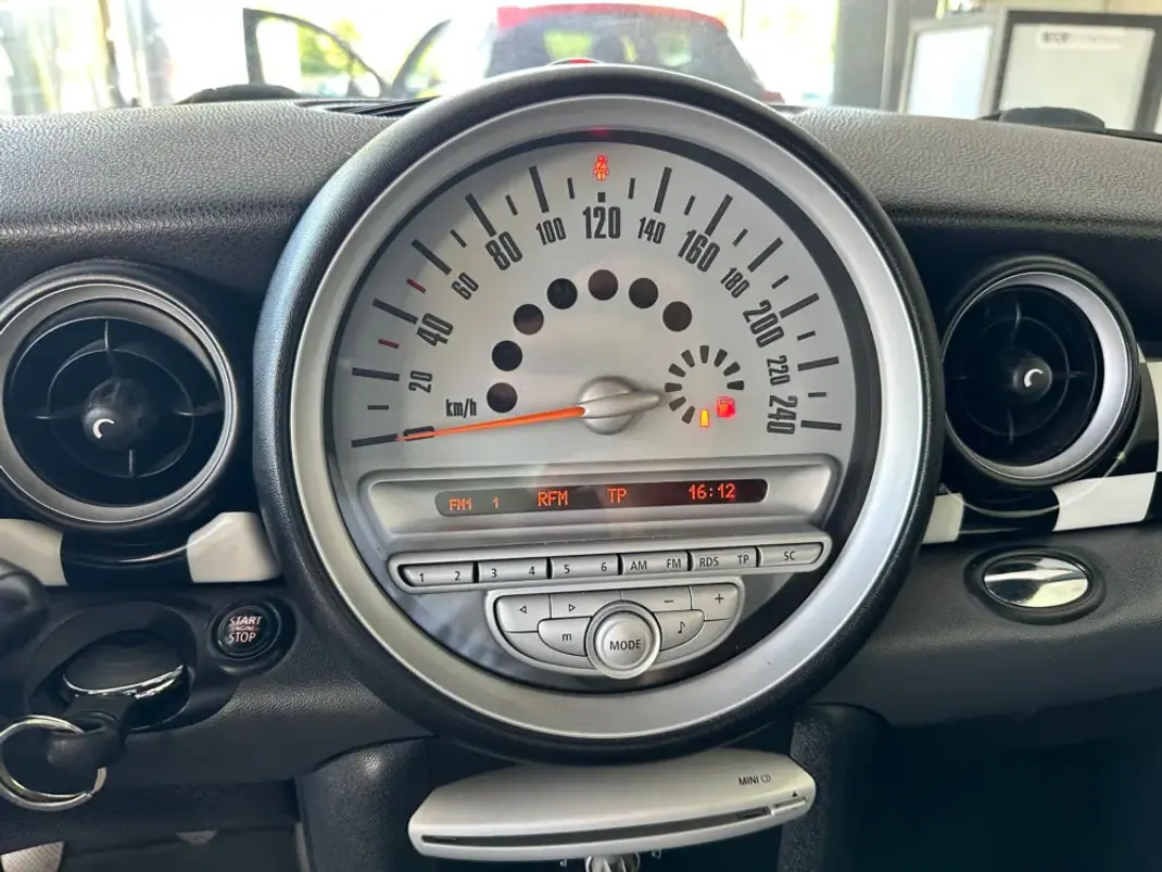 MINI 3 Portas 2008 - 9390 EUR, 182407 km - 182407km - foto 14 de 38