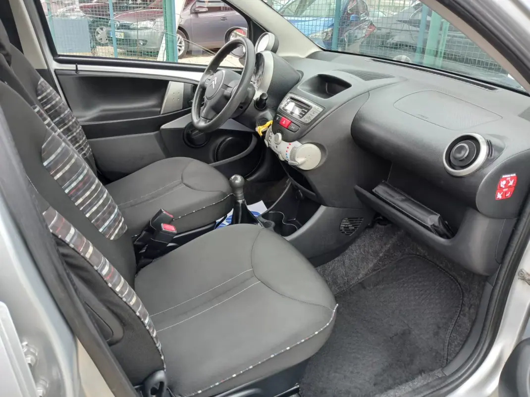 Citroën C1 2013 - 5650 EUR, 177053 km - AUTO.MOTO.pt - 177053km - foto 20 de 24