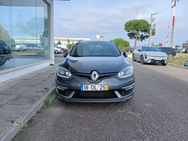 Renault Mégane Sport Tourer 2014 - 8500 EUR, 211200 km - AUTO.MOTO.pt - 211200km - foto 2 de 23