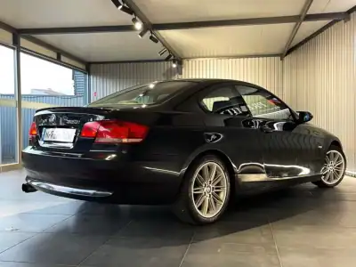 BMW 320 2007 - 13500 EUR, 221000 km - AUTO.MOTO.pt - 221000km - foto 11 de 33