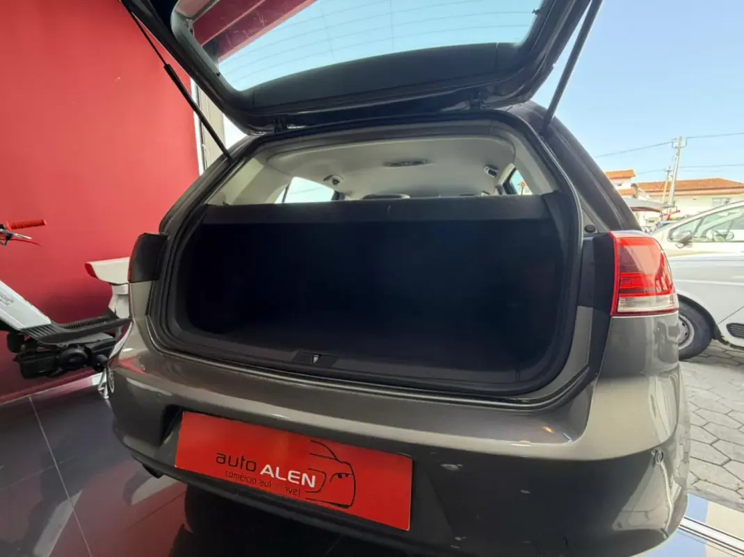 Volkswagen Golf 2014 - 15500 EUR, 143946 km - AUTO.MOTO.pt - 143946km - foto 22 de 23