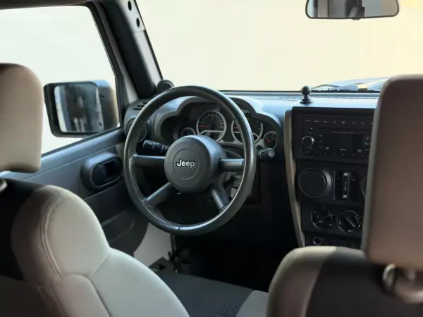 Jeep Wrangler Unlimited 2007 - 37500 EUR, 166959 km - 166959km - foto 13 de 16