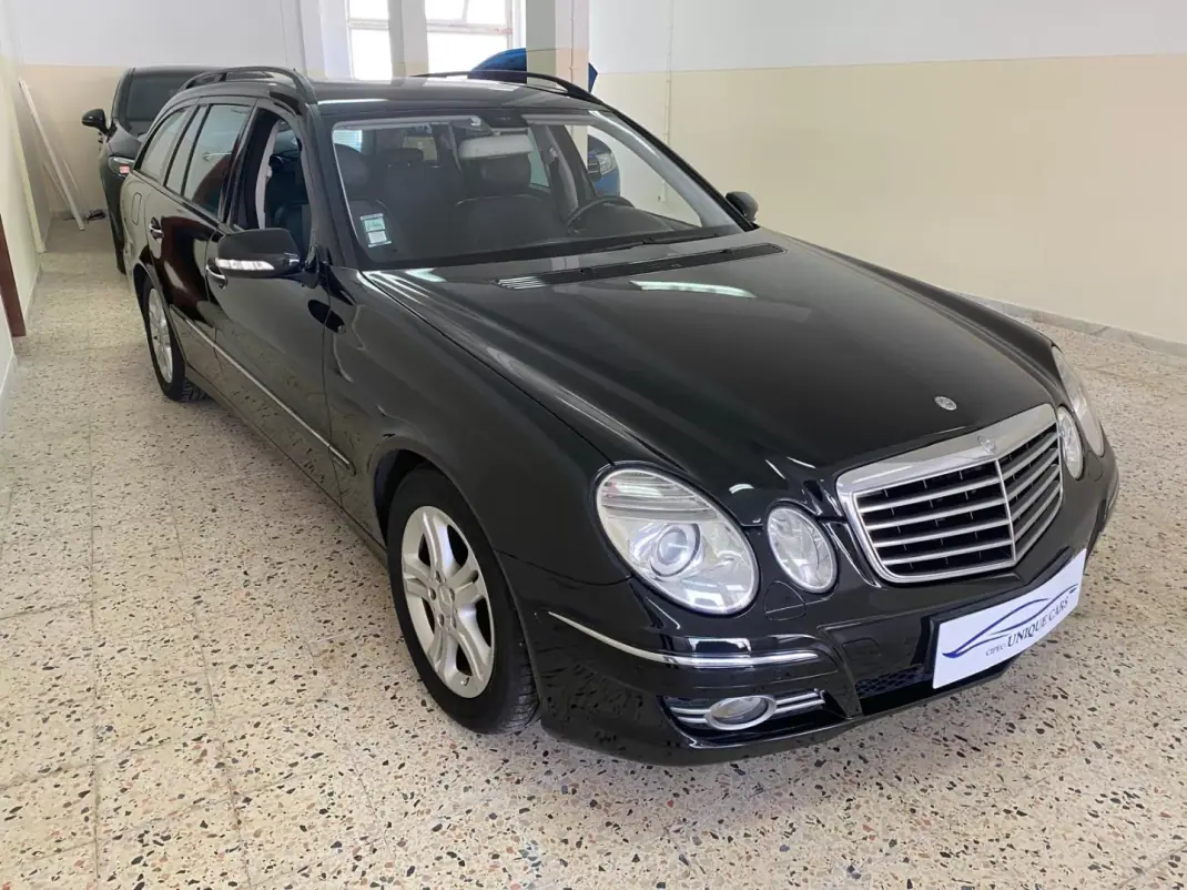 Mercedes-Benz E 220 2006 - 9950 EUR, 281100 km - AUTO.MOTO.pt - 281100km - foto 5 de 16