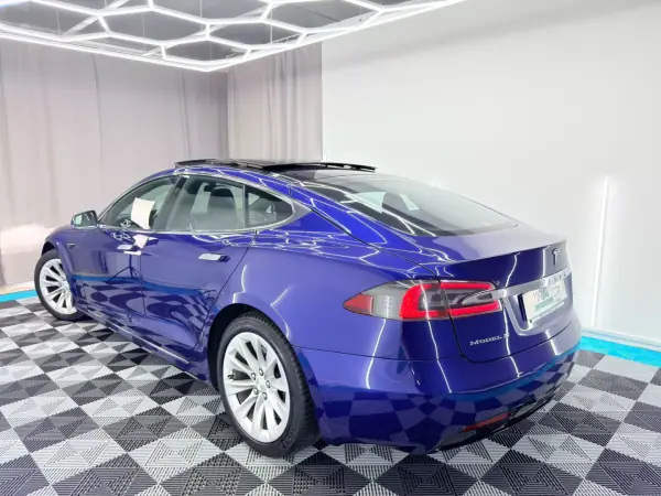 Tesla Model S 2017 - 18000 EUR, 250000 km - AUTO.MOTO.pt - 250000km - foto 5 de 24