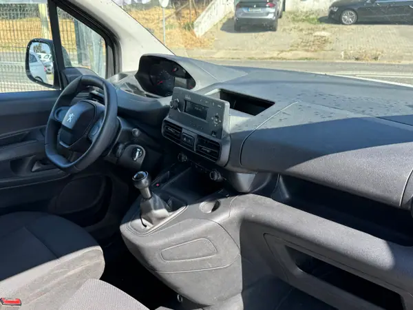 Peugeot Partner 1.5 BlueHDI Premium Longa 2020 - 14900 EUR, 135840 km - AUTO.MOTO.pt - 135840km - foto 7 de 10