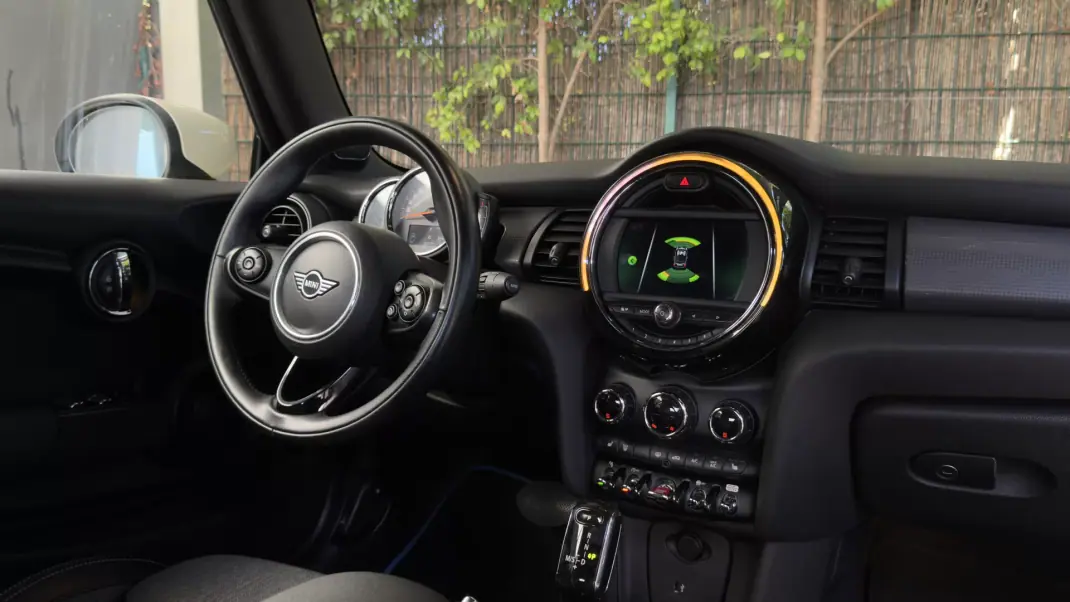 MINI Cooper 2020 - 20900 EUR, 89639 km - 89639km - foto 9 de 13