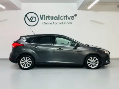 Ford Focus 2015 - 9750 EUR, 182000 km - AUTO.MOTO.pt - 182000km - foto 5 de 49