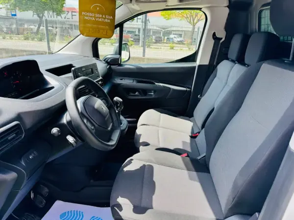 Peugeot FlexCab BlueHDi 100 L2 EHZ S&S Pro 2019 - 15000 EUR, 149000 km - AUTO.MOTO.pt - 149000km - foto 9 de 17