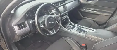 Jaguar XF Sportbrake 2017 - 19750 EUR, 195000 km - AUTO.MOTO.pt - 195000km - foto 10 de 24