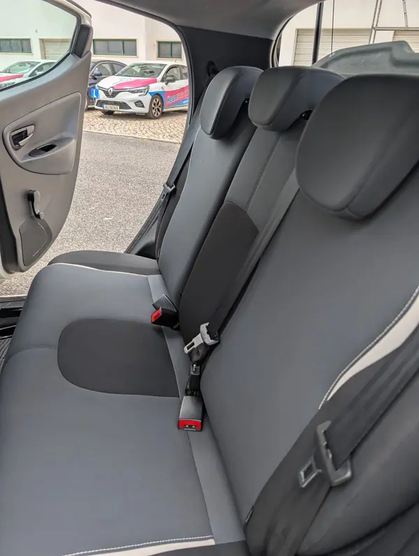 Lancia Ypsilon 2015 - 6400 EUR, 149756 km - 149756km - foto 9 de 15
