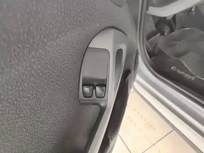 Smart Fortwo Cabrio 2009 - 5750 EUR, 141300 km - AUTO.MOTO.pt - 141300km - foto 19 de 30