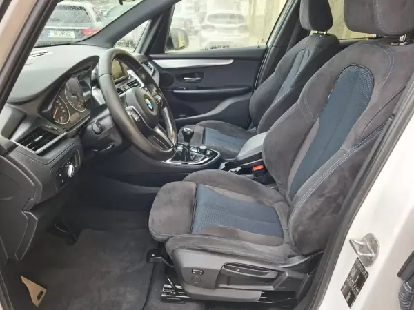 BMW 216 Active Tourer 2015 - 14990 EUR, 142957 km - AUTO.MOTO.pt - 142957km - foto 9 de 20
