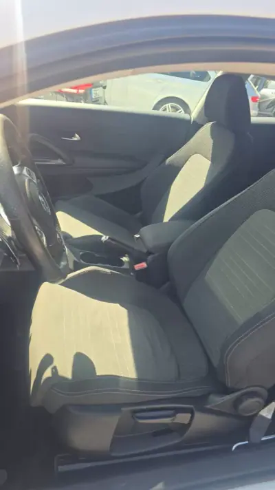 Volkswagen Scirocco 2012 - 12450 EUR, 220000 km - AUTO.MOTO.pt - 220000km - foto 7 de 9