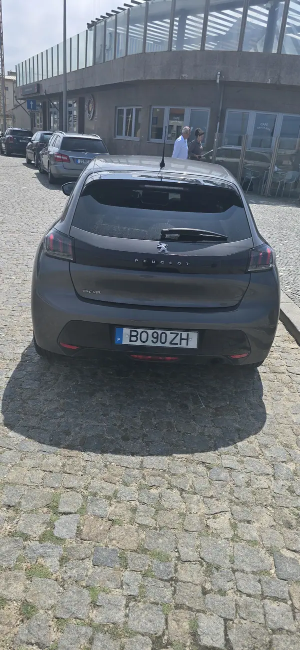Peugeot 208 2021 - 14000 EUR, 15600 km - AUTO.MOTO.pt - 15600km - foto 3 de 7